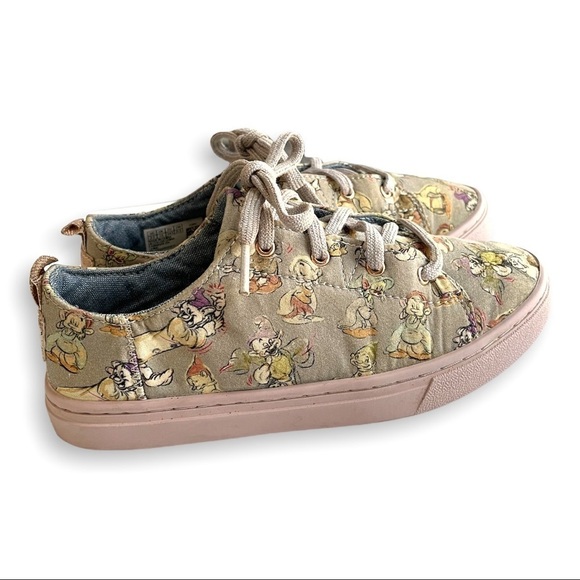 Toms Limited Edition Disney Seven Dwarfs Lenny Lace Up low top Kids Sneakers - Picture 10 of 12